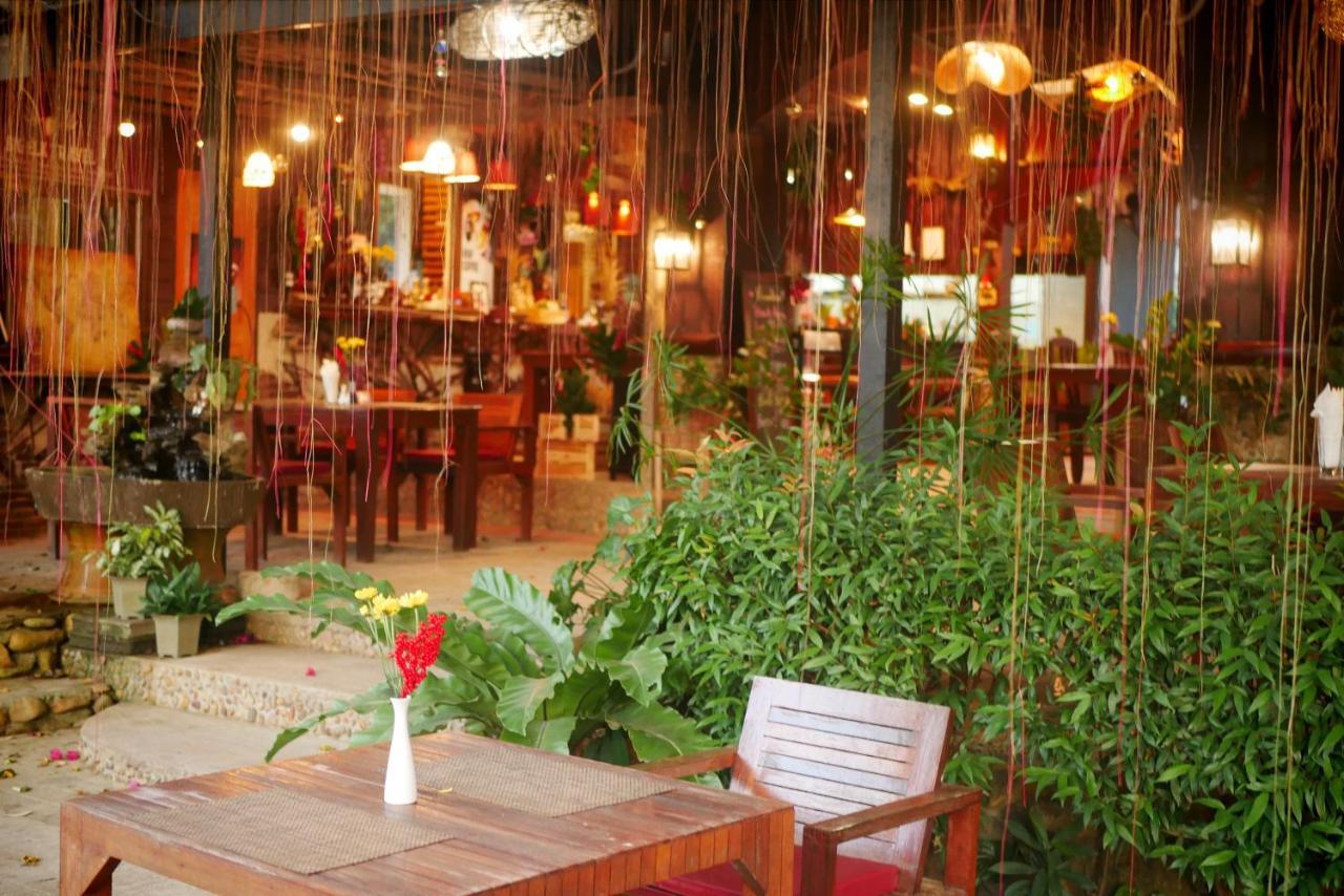 Big Elk Steak House - Homestay 트랏 외부 사진